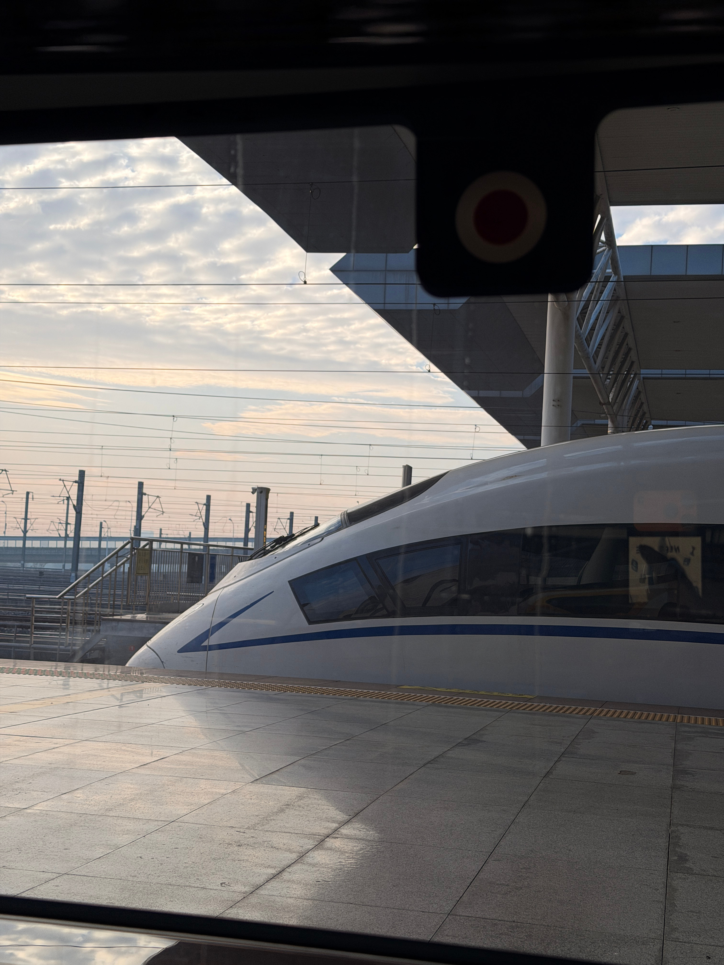 早出差上海！LV给我直接定了1车1F商务座🚄今天又是“装装装”的一天