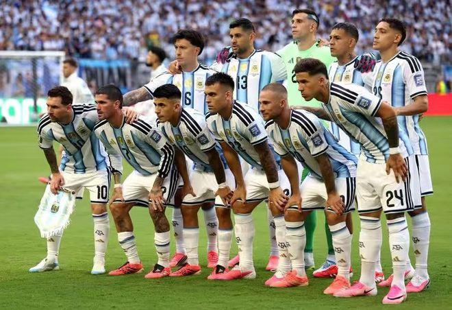 2026美加墨世界杯1/4决赛，卫冕冠军阿根廷迎战瑞士，上演一场经典的“矛盾对决