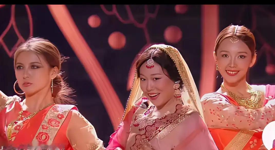 沈佳润发了个和妈妈同框的视频，评论区突然冒出“活珠子”三个字。网友把母女俩的眼