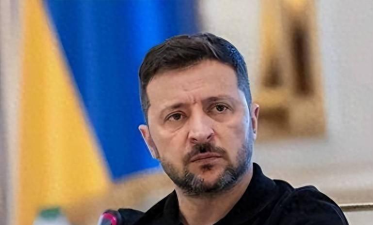 太狠了！俄罗斯联邦安全局深夜突门，莫斯科一名刚满22岁的青年拔枪反抗，结果被特种