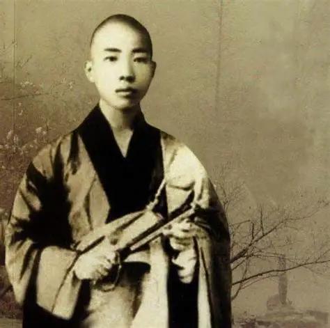 清末民初，有两位鼎鼎大名的和尚，一个叫李叔同，一个叫苏曼殊。苏曼殊，出了名地爱吃