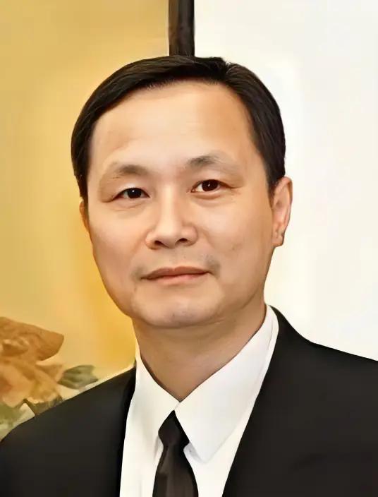 间谍案怎么露馅？很多时候，先暴露的不是人，而是情报。一份机密材料出现在不该出