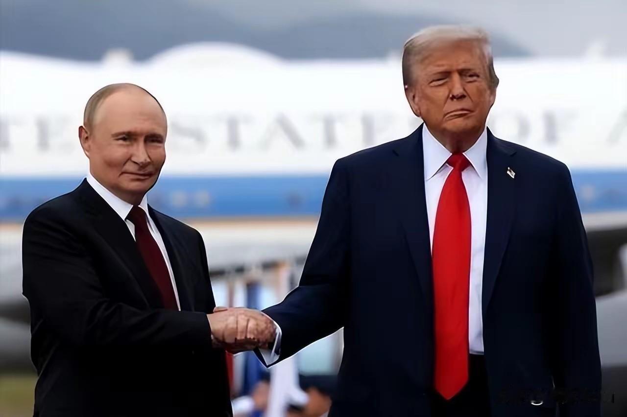 9. 美国冻结俄50%石油出口后傻眼了俄警告油价暴涨美国人买单:美国冻结俄两大