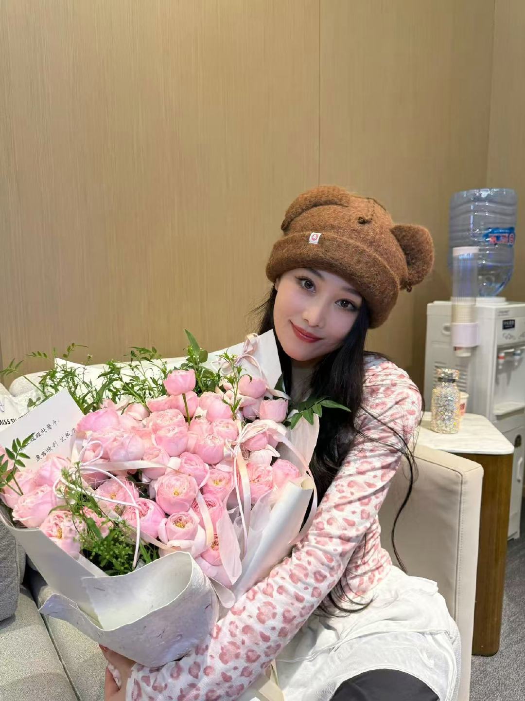 张馨予故意吃胖了两斤张馨予晒演出plog张馨予晒演出plog张馨予