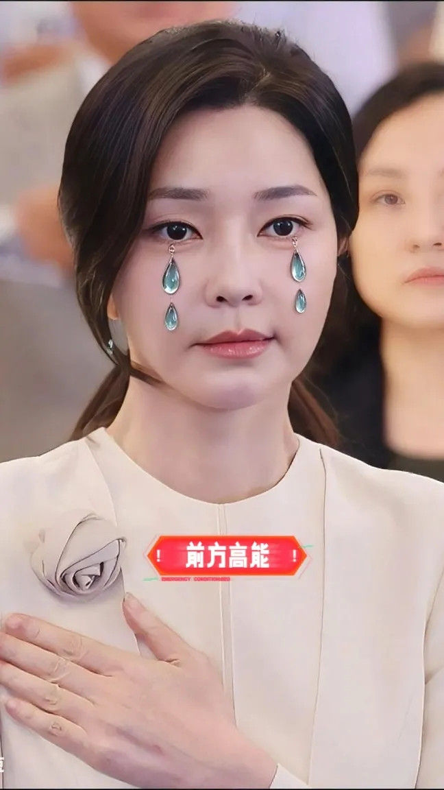 韩国总统夫人金建希再遭特检组传唤就在8月19日，韩国特检组宣布，将于21日再次
