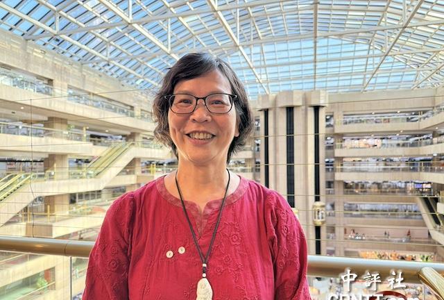 针对台湾民众党前主席柯文哲定下的不分区“立委”“两年条款”，创党元老蔡壁如表示，