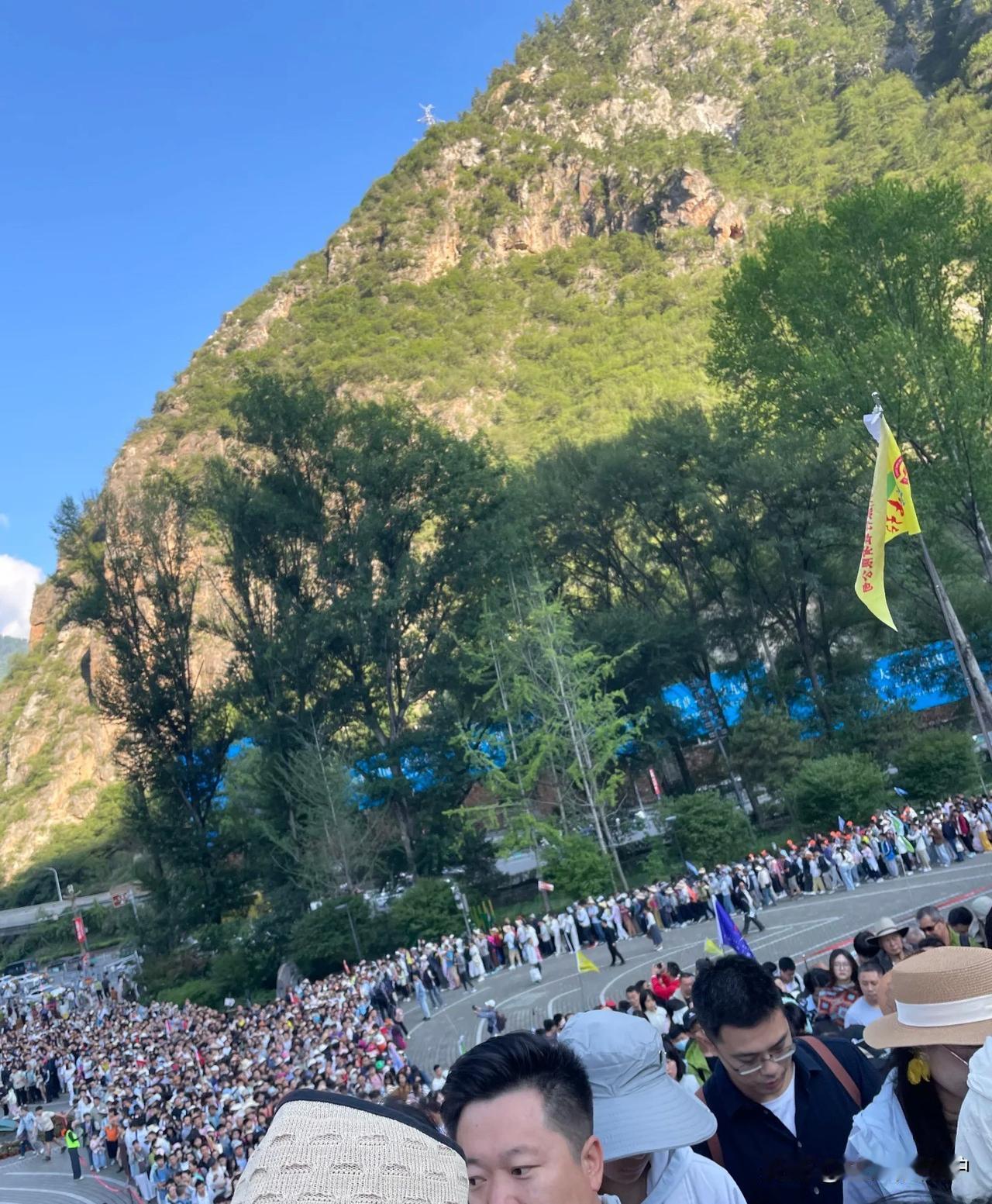 九寨沟7月16日实况分享，美景虽绝但这些“雷点”要注意！一天想逛遍全程会很赶，整