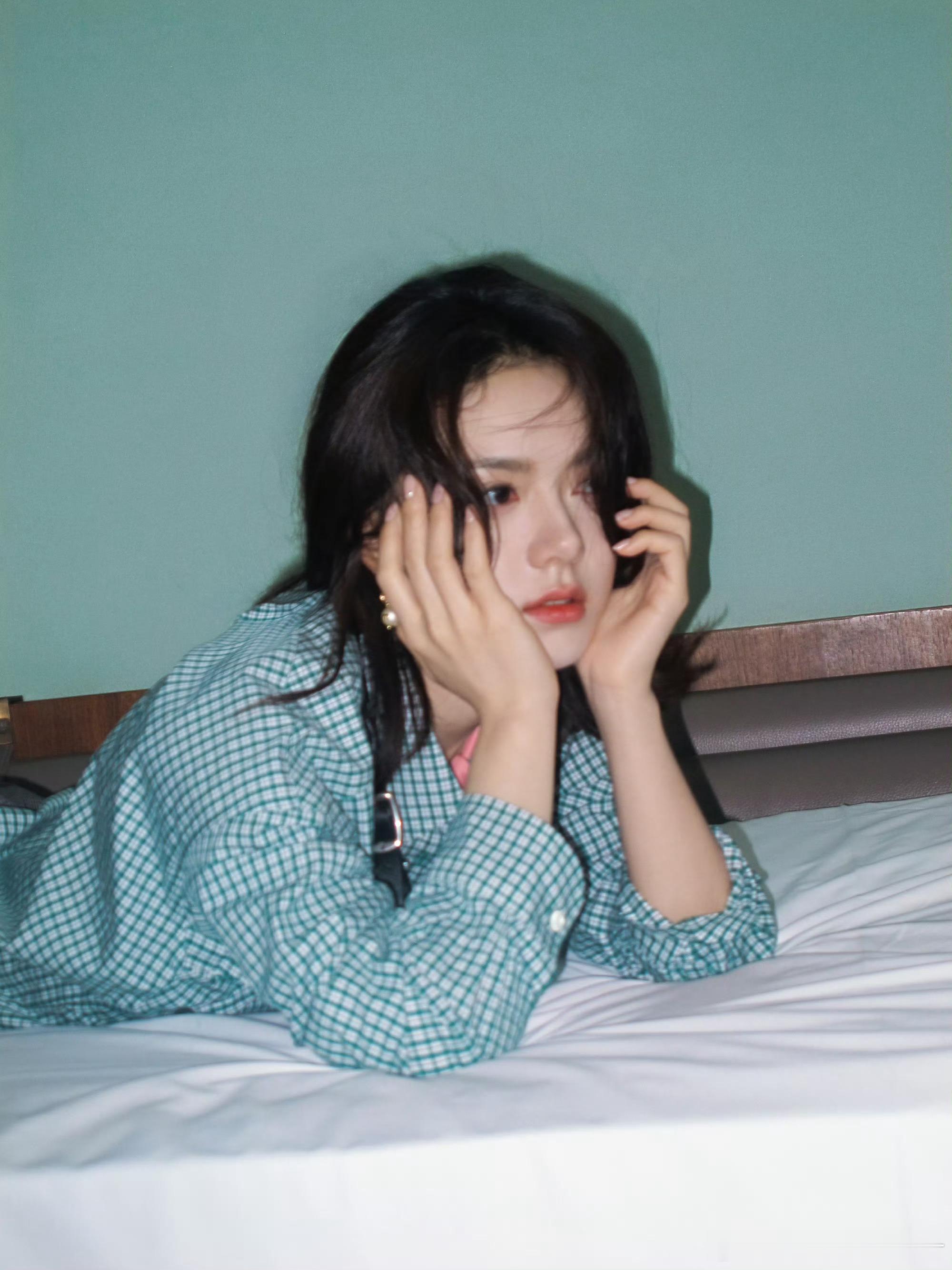 赵今麦赵今麦zjm赵今麦MiuMiu品牌大使你的眼睛很漂亮，漂亮到仿佛可以从