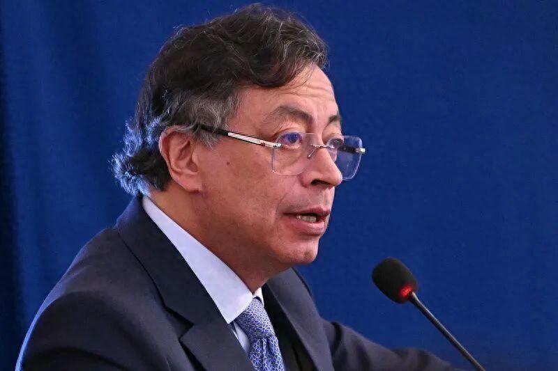 哥伦比亚总统佩特罗5月4日痛斥，约7000名接受过专业军事训练的本国人，正挣扎在