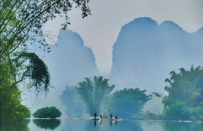 远山翠黛，近水含烟..​​​