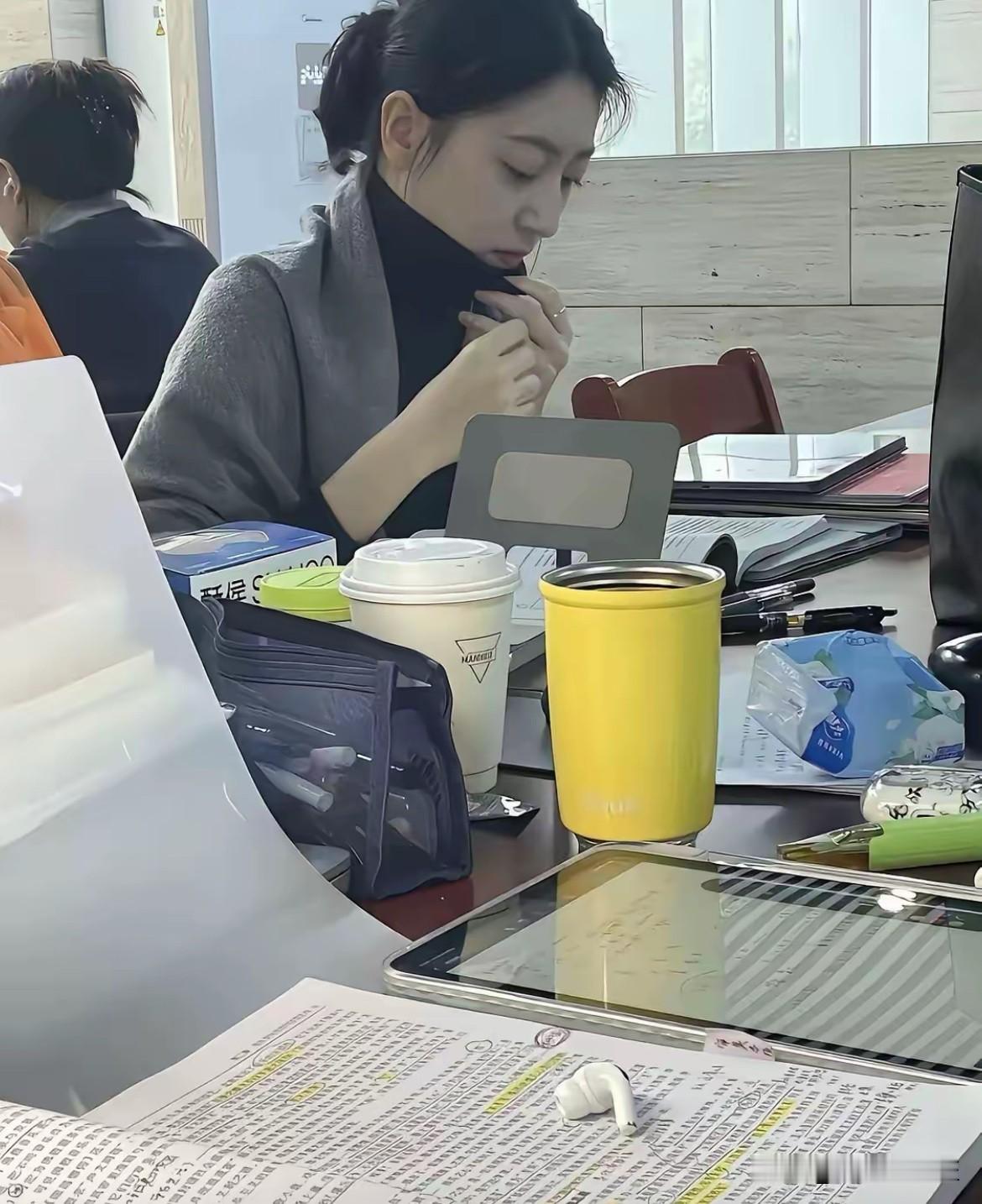 有没有人能解惑，大学里颜值高的女生为啥反而没人主动追求？