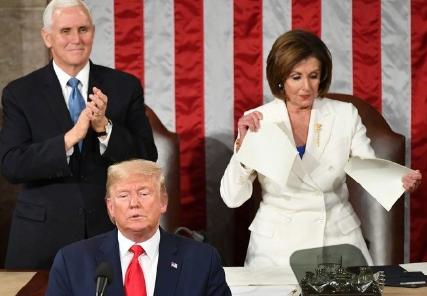 佩洛西炮轰特朗普，美国如果有一天完了，不用去怪中国，也不用去怪俄罗斯，就去怪特朗