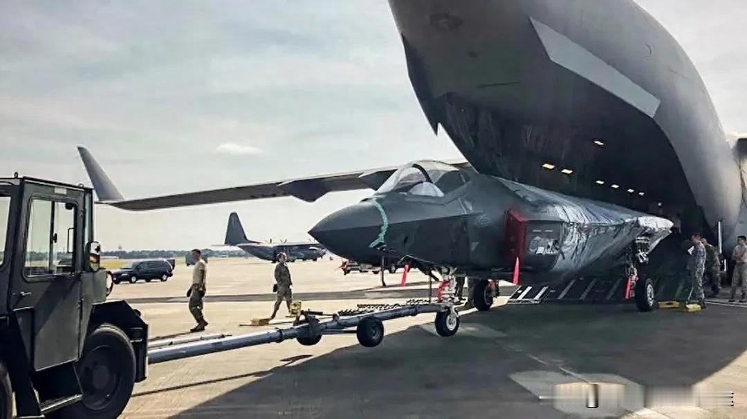 英国F-35B再出洋相！鹿儿岛机场惊魂一幕暴露“纸老虎”真相8月10日上午