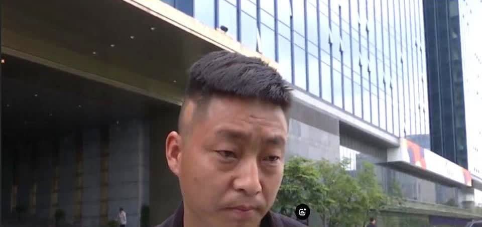 2023年，浙江一男子结婚办酒席，见婚车司机在外面等得辛苦，便好心让他入席吃顿便