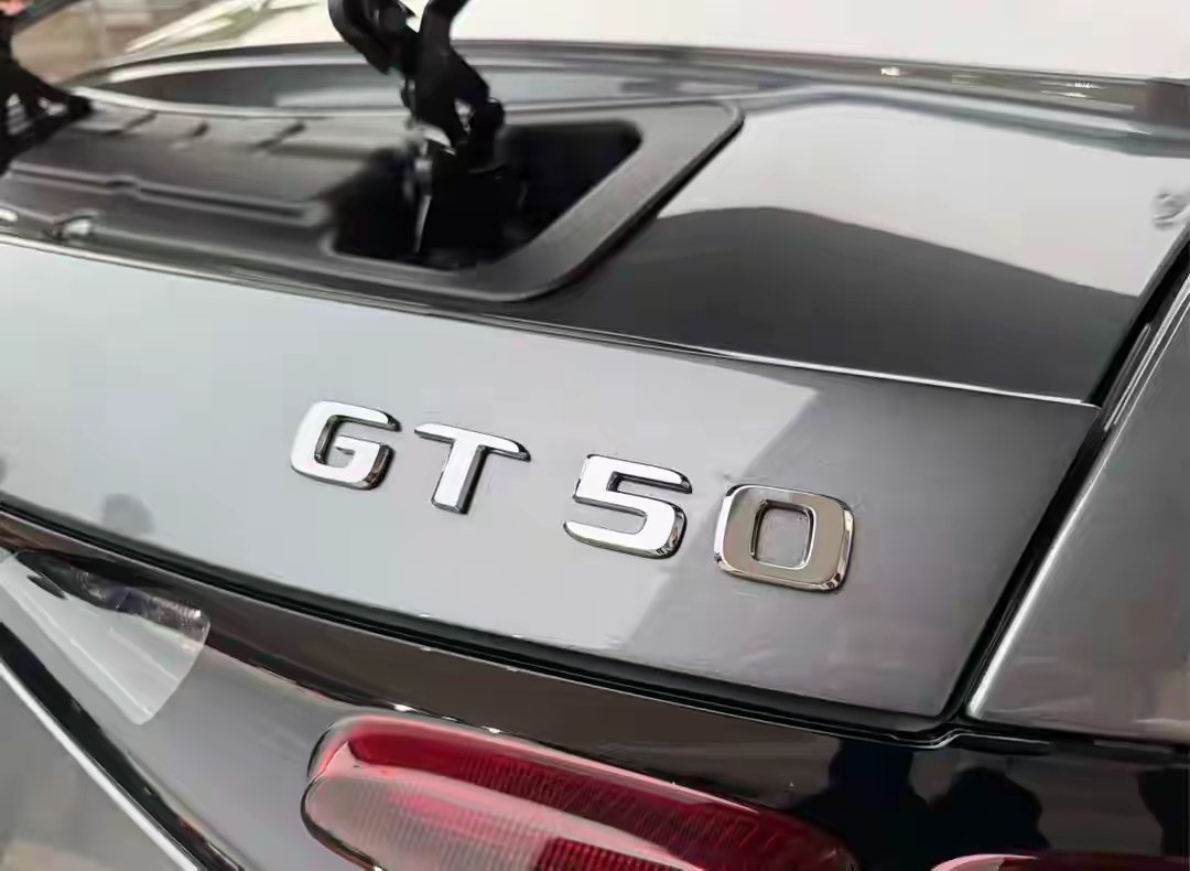9月22日，梅赛德斯-AMGGT50正式上市，仅1款车型，售价99.8万