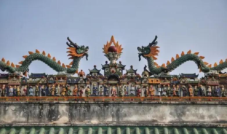 最近，有游客驾房车来到广西梧州，这座被三条大江环抱的古城，不仅风光独特，更像是一