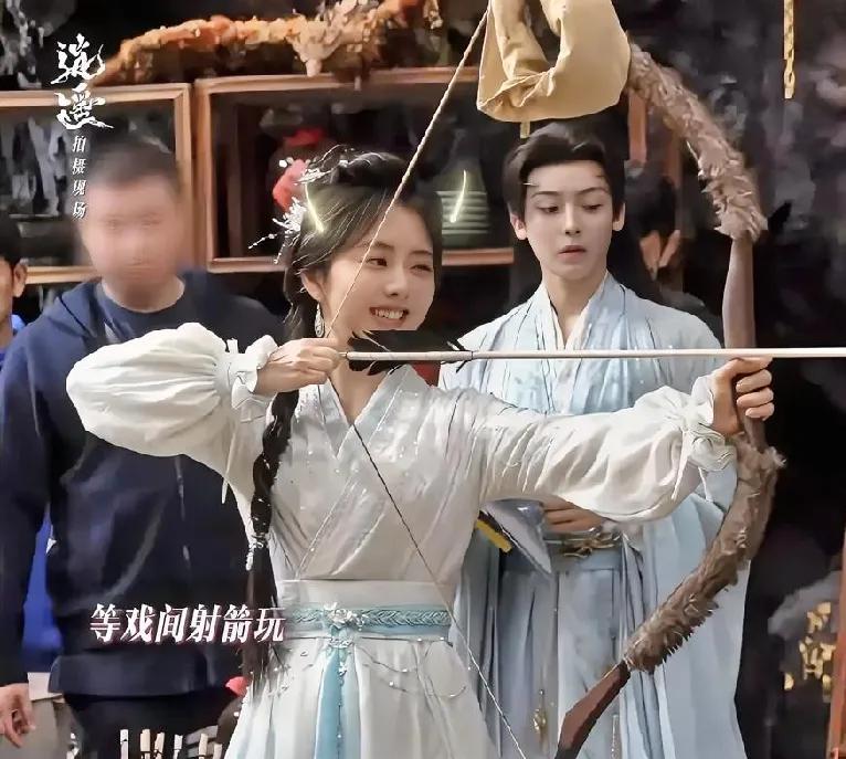 赵丽颖和于正较量了。原来谭松韵侯明昊演的逍遥，是赵丽颖监制，难怪还友情客串了，