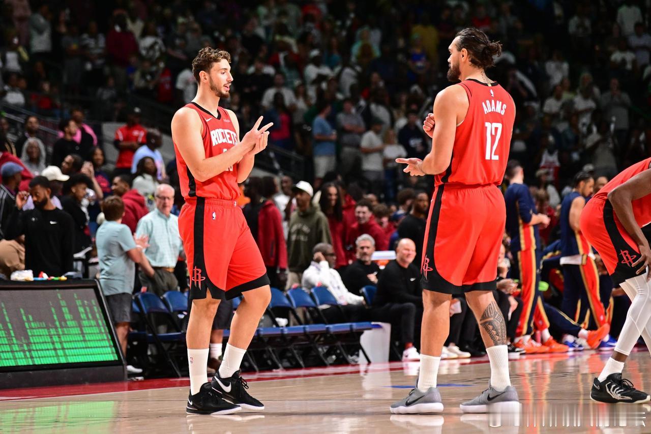 火箭酣战大捷！力克凯尔特人豪取三连胜，势头锐不可当！杜兰特用一场统治级表现狠狠打