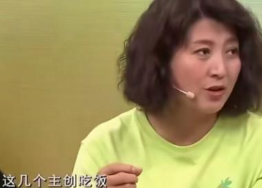 演员闫学晶说，当年，我儿子在拍《娘亲舅大》时，有次我去探班，我跟导演说，晚上了我