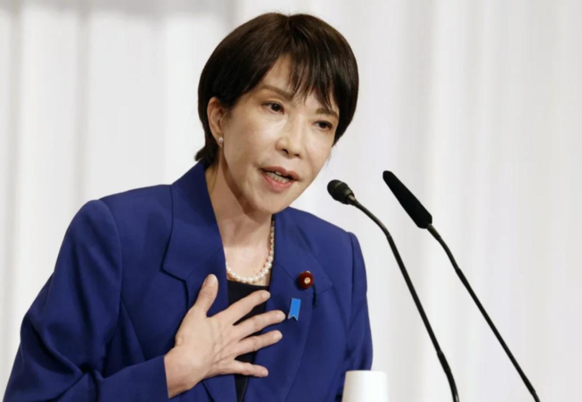 日本要了大半东海，菲律宾把线划进台湾海峡，中国不反击那还得了。日本和菲律宾的划界