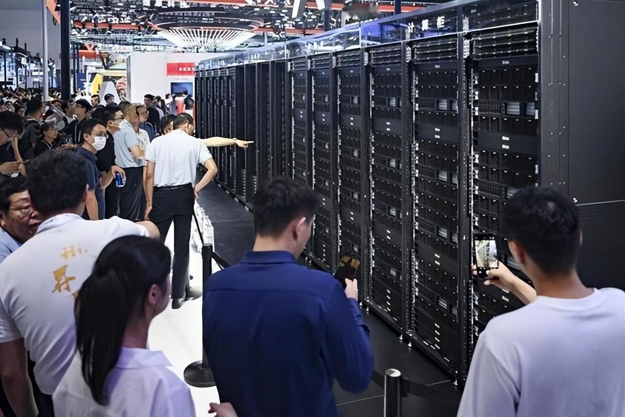 美国：禁止中国AI租用东南亚算力，中国小公司被迫“回国求生”！8月底，美国商务部
