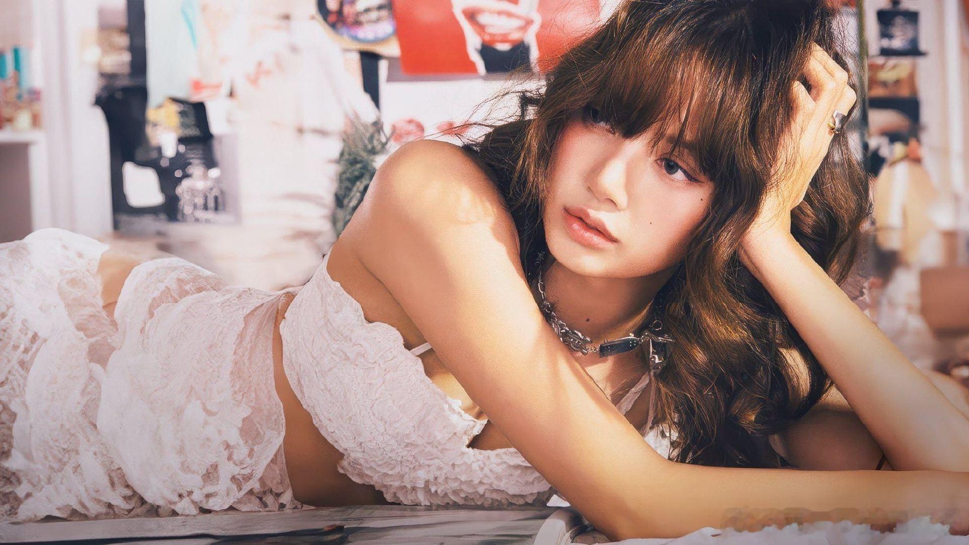 Lisa曾用歌词示爱LV三公子LISA太会了！用《MoonlitFloor