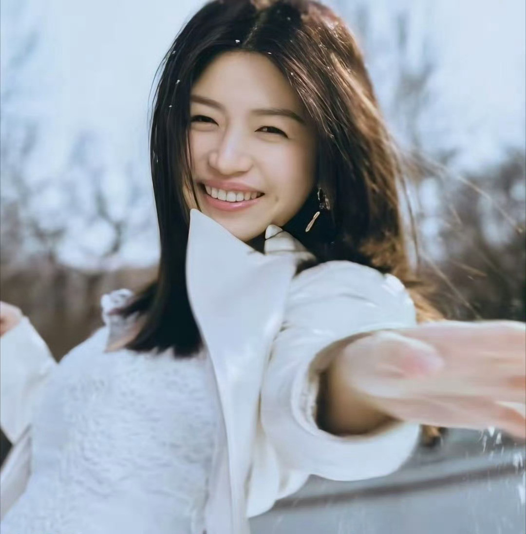 如果不是狙击蝴蝶火了，考古的风吹到陈妍希这里了，天哪，第一次知道此女如此多才多艺