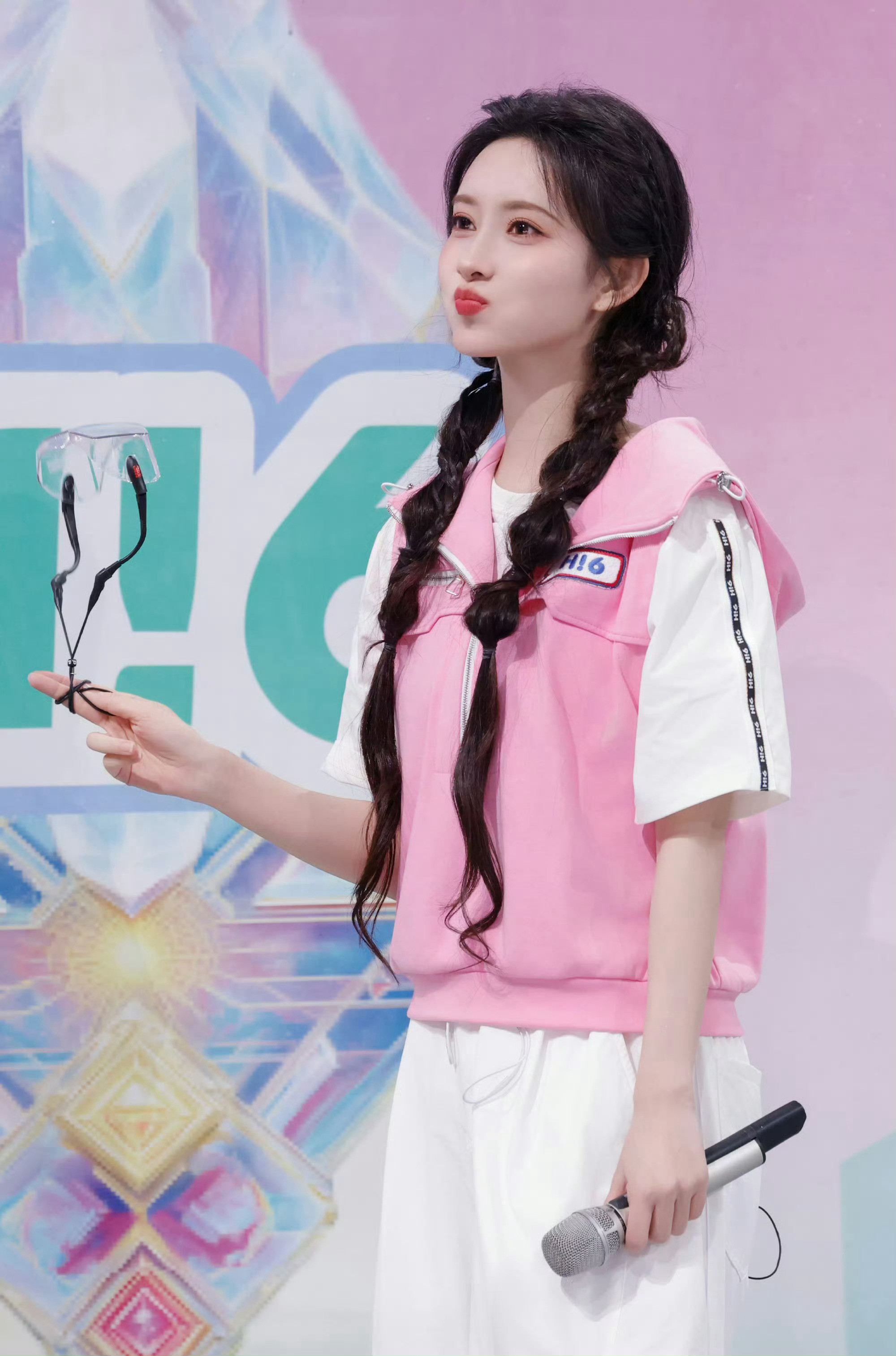 孟子义好六ccd孟子义好六常驻首张ccd你好星期六孟姐常驻好六街的首张ccd🙋