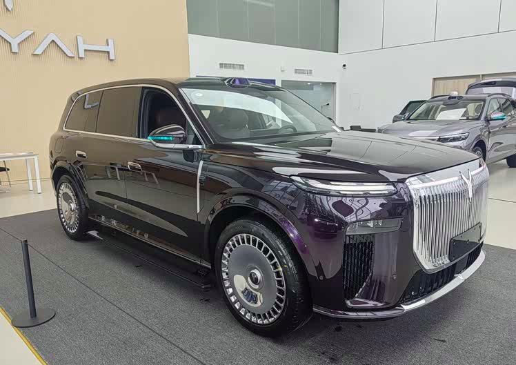 果然不出所料！昨晚，有一万个理由选择相信岚图泰山。这10000份大定，是10