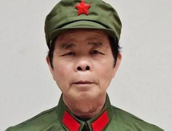 1979年，29岁的连长李绍武，重伤不下火线，打败越军立下荣立三等功，却在70岁