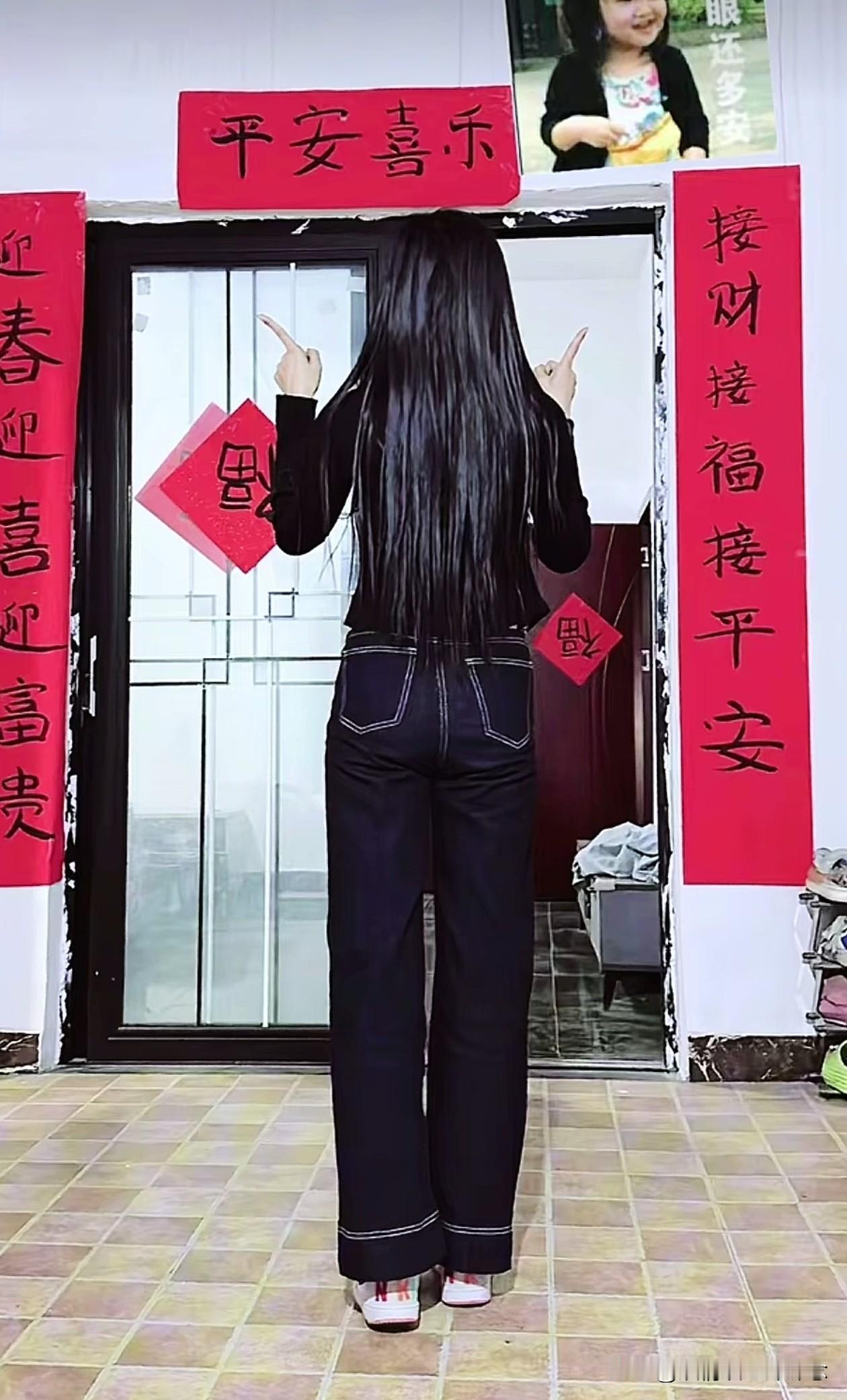 真的有必要吗？呆呆要写春联送给网友，出了三个方案，第一个是写1000份，她