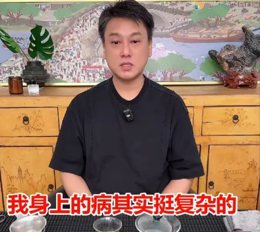 朱孝天，泪崩了！7月17日，45岁的朱孝天，冲上热搜，他在直播中情绪崩溃，说
