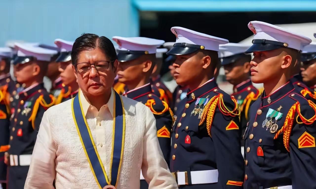 菲律宾这次玩大了，小马科斯要“放手一搏”？2月15日，菲律宾海军护卫舰、FA