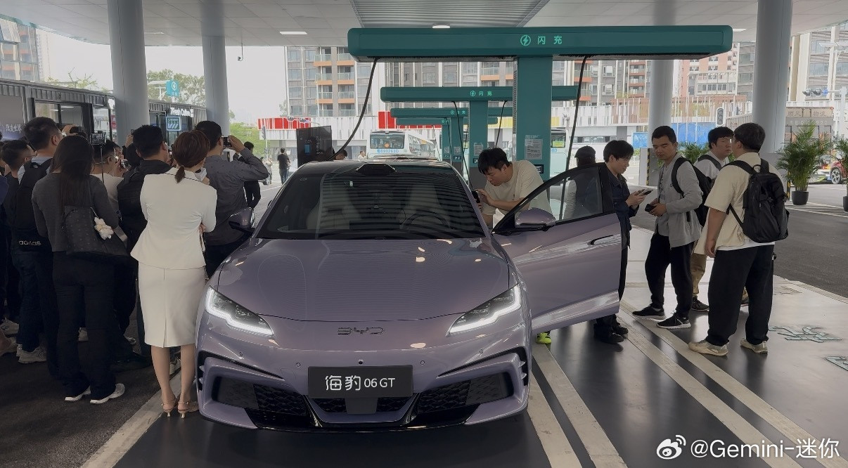 比亚迪发布闪充，大家都在聊比亚迪XX发布闪充，大家还在聊比亚迪…为啥呢？因为只有