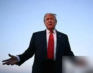 特朗普真坐不住了，直接放话要亲自找中国谈大豆。就因为他自家农民的大豆堆成山卖不掉