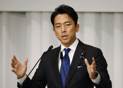 小泉进次郎的专机还没落地，中国的大门就已经焊死！但对茂木敏充，北京特意留了一道缝