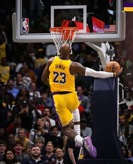 詹姆斯30分湖人战胜鹈鹕，这段时间詹姆斯确实猛詹姆斯30分8篮板8助攻，东契奇