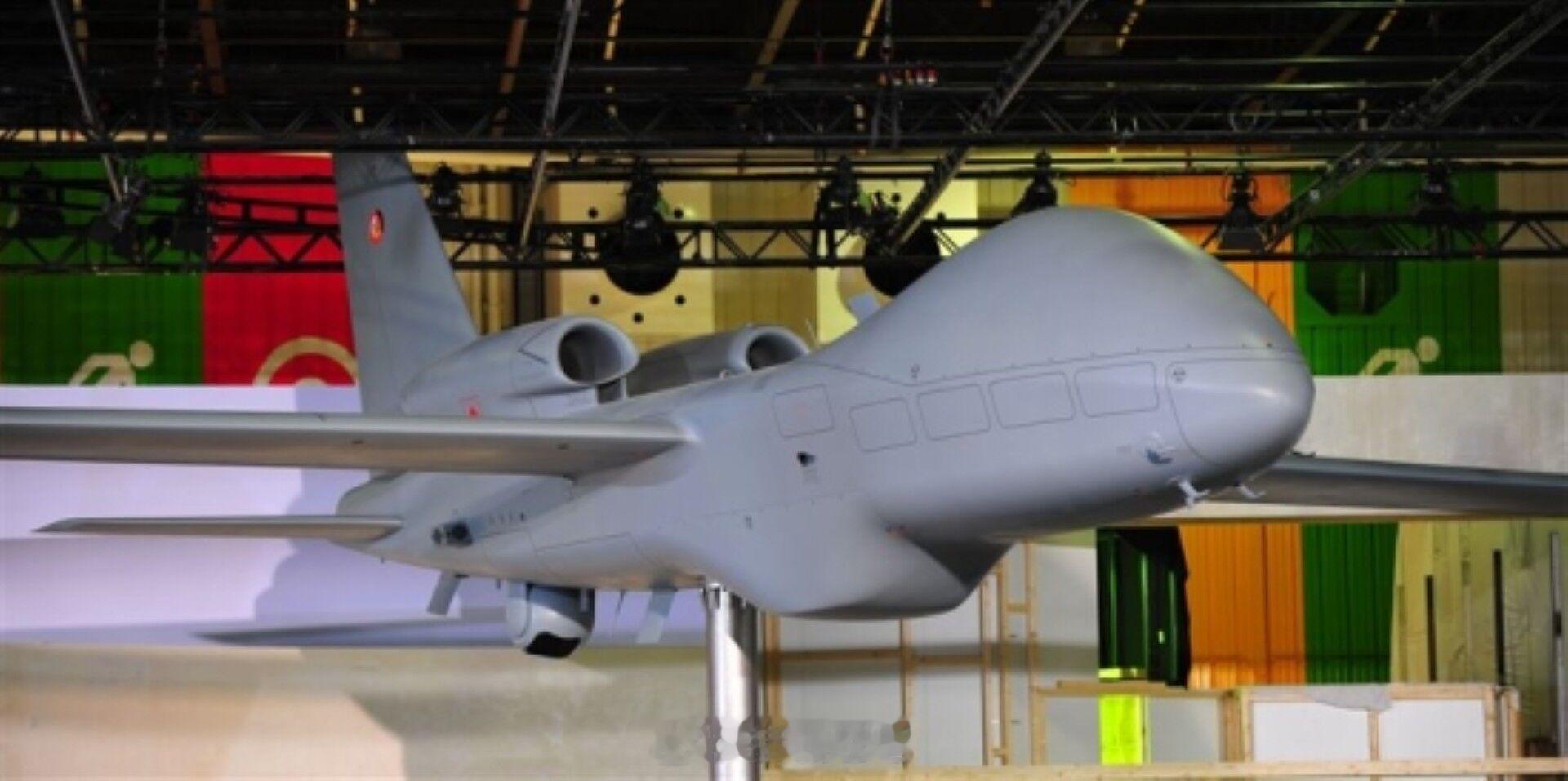 EADSTalarion中空长航时无人机概念设计，采用模块化有效载荷舱。这是一