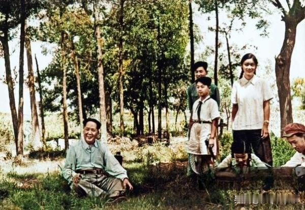 1953年6月28日，毛泽东临时决定前往北京市朝阳区鱼池村（今亚运村附近）走访。