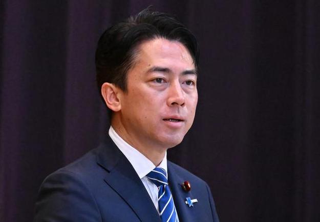 日本防卫大臣一句话炸锅！9月11日，日本防卫大臣小泉进次郎说，关于日本要不要拥有