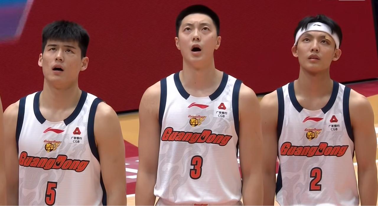 10中3，9中3！广东队600万顶薪球员的表现令人失望，球迷：分点给徐杰吧。C