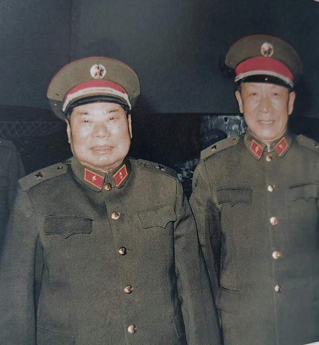 1987年，总参谋长换人。新任总参谋长迟浩田从济南军区坐飞机来到北京，前任总参谋