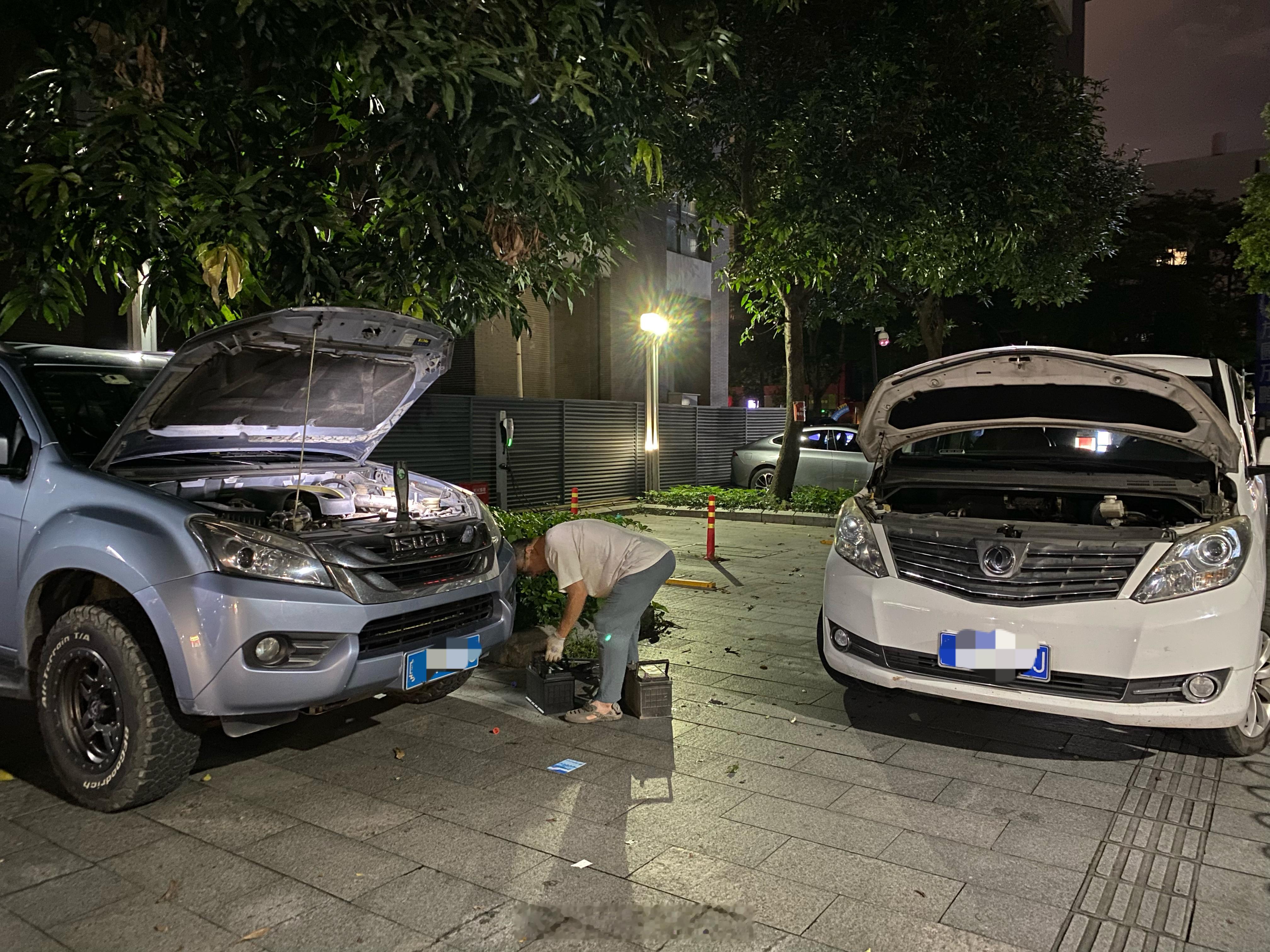 这老油车多少有点不争气[doge]电池坚持不到4年就弯掉不行不过好消息就是花400多
