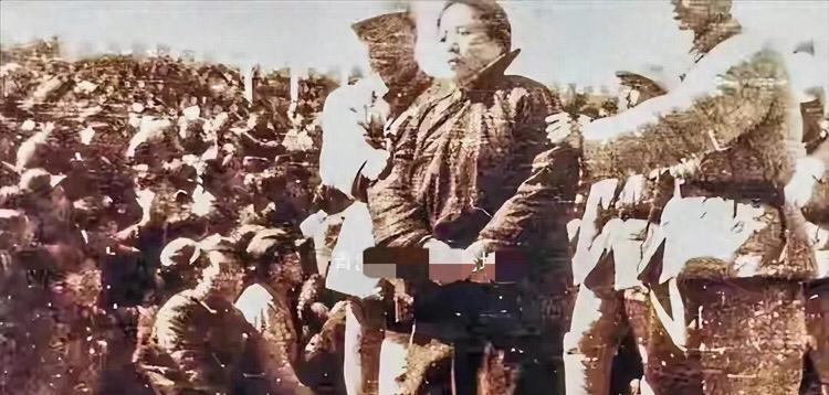 1952年青岛体育场，被很多人誉为“青岛第一名妓”的于文卿，在这里进行公审，最后