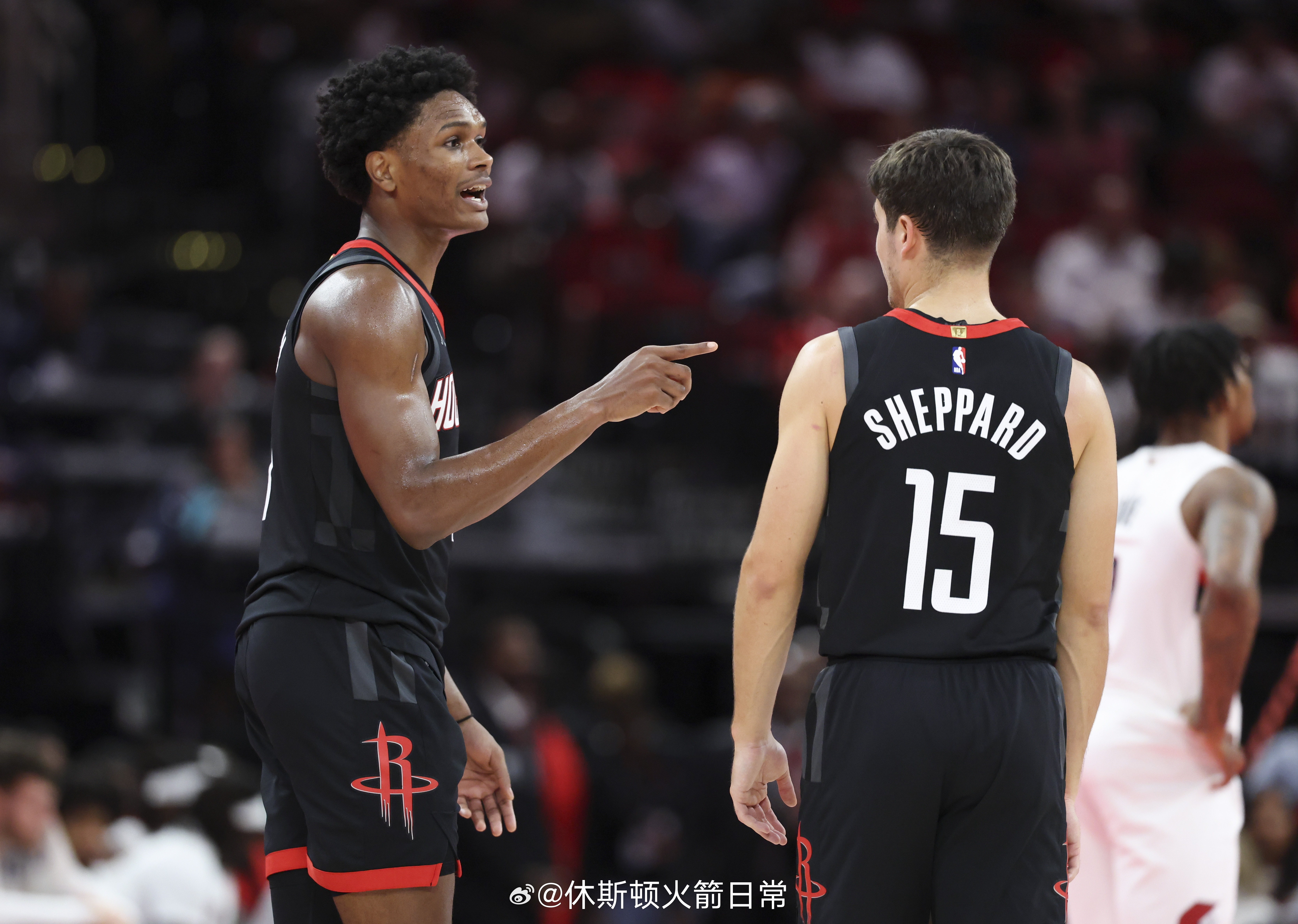 根据StatMuse的数据，申京在火箭队的第四节比赛中获得了最多的分数，15