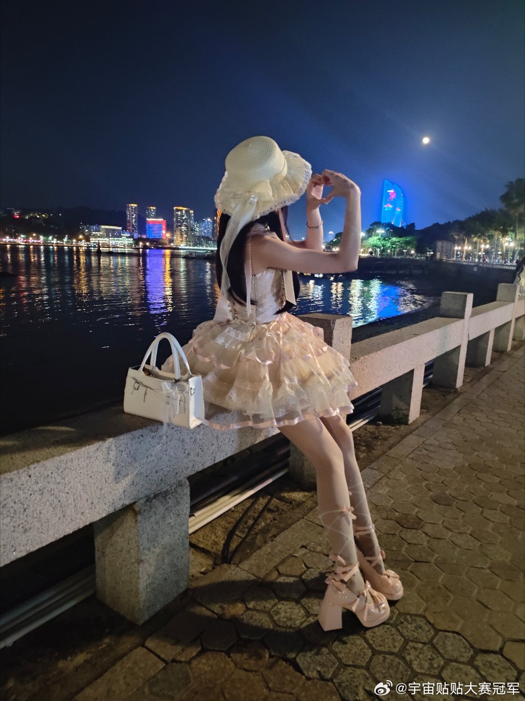 乖乖穿上裙子，变成了乘乘LOLITA双马尾少萝​​​