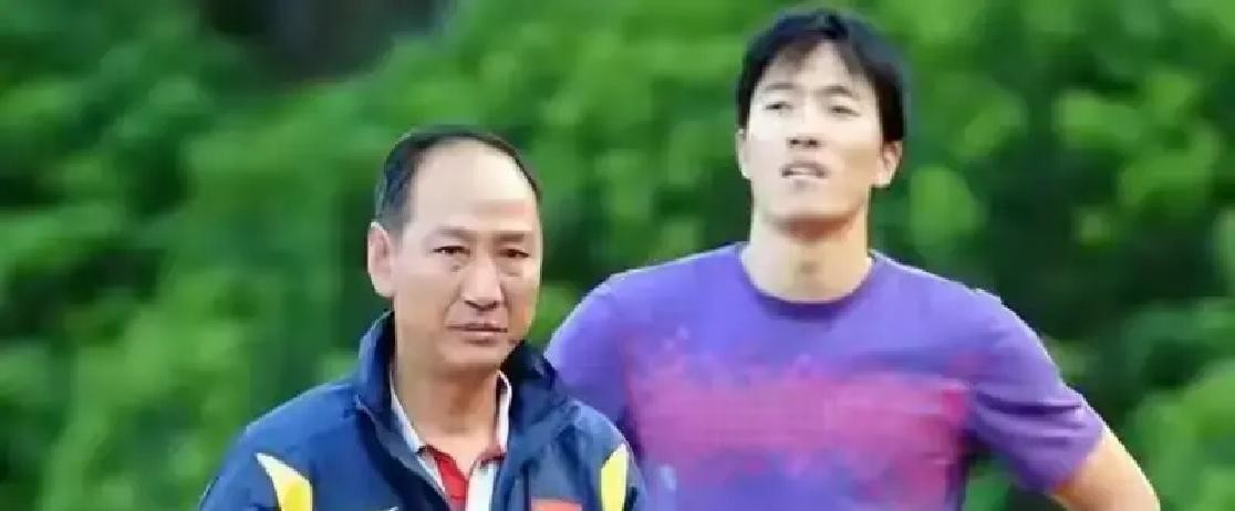 耐克赌亚洲200年内出不了第二个刘翔。耐克和刘翔签了个终身合同，每年给他200万美元。这个合同的意思