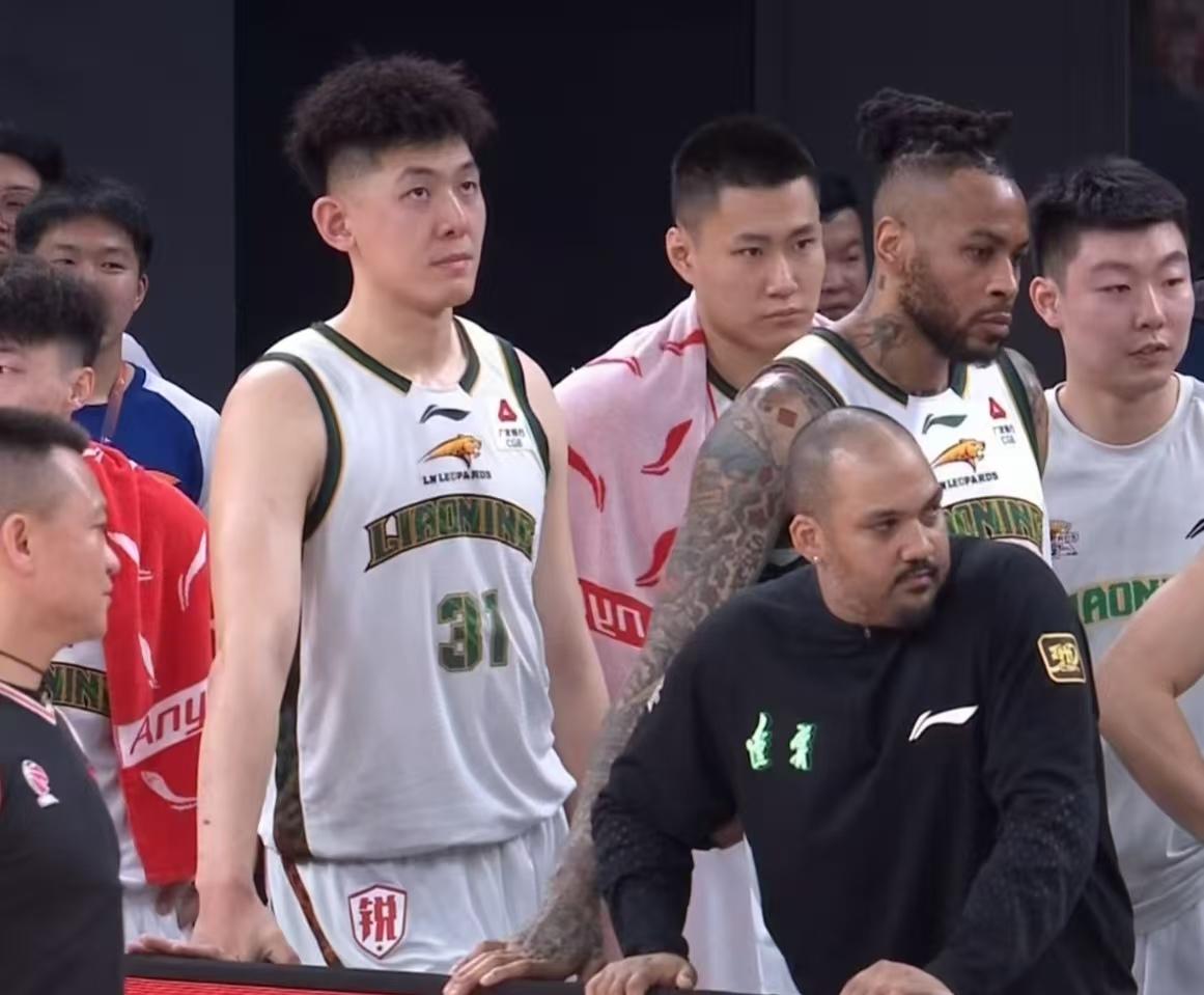 我就不信，辽宁队要是使劲用李虎翼和张陈治锋他俩就真打不出来！一直有辽宁媒体人说辽