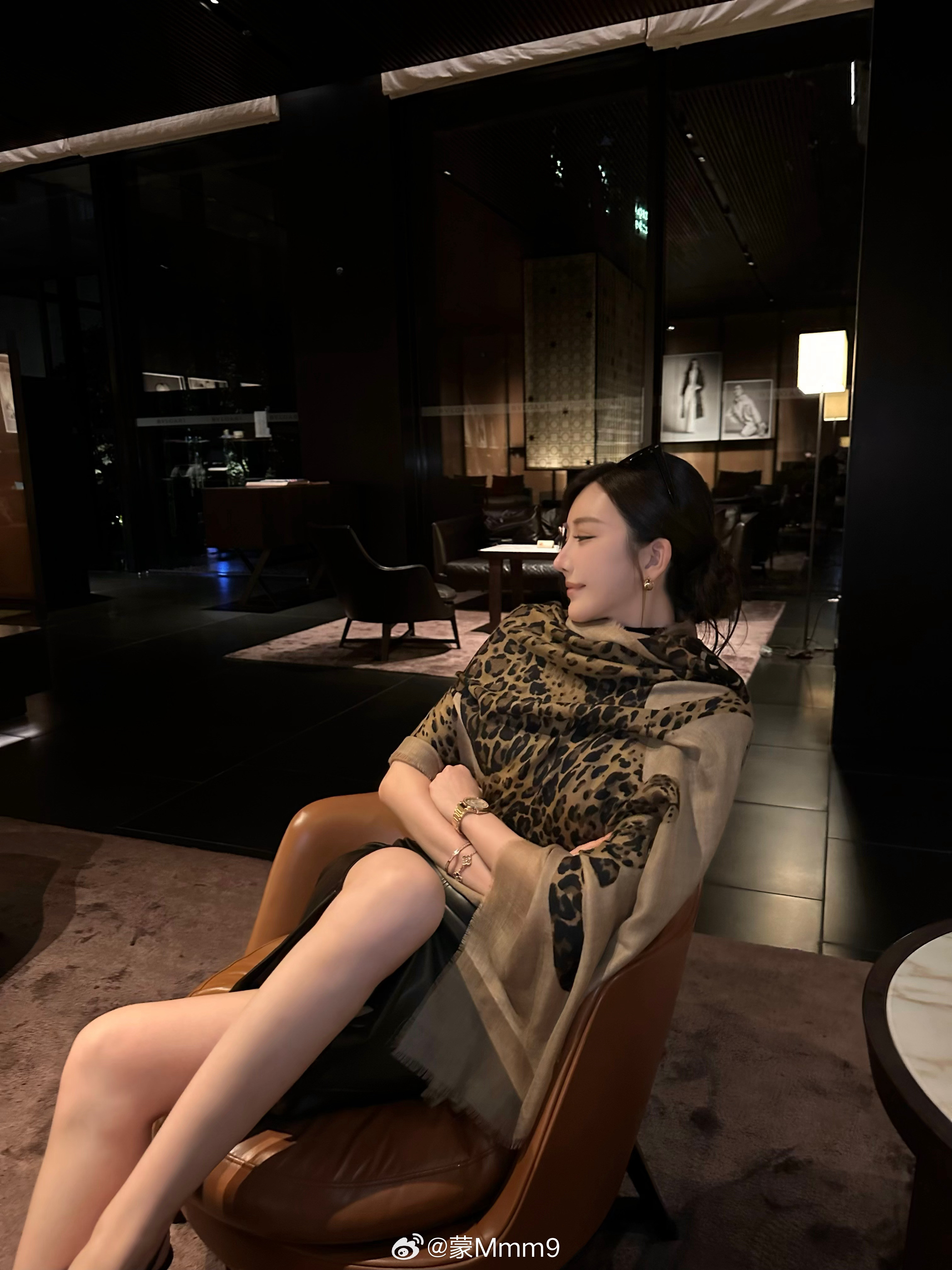 Ysl的金钱豹丝巾也太美了🐆​​​
