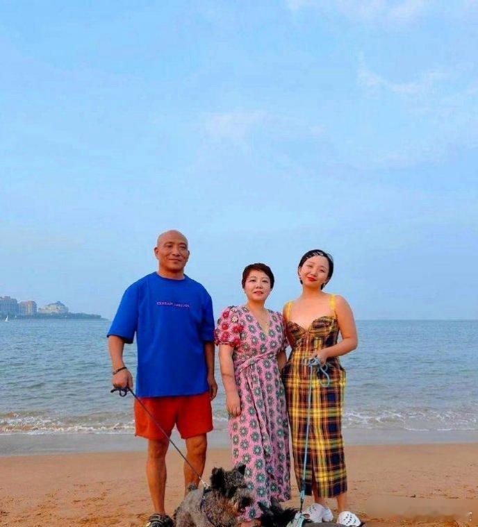 辣目洋子是一点优点没遗传啊[晕]​​​